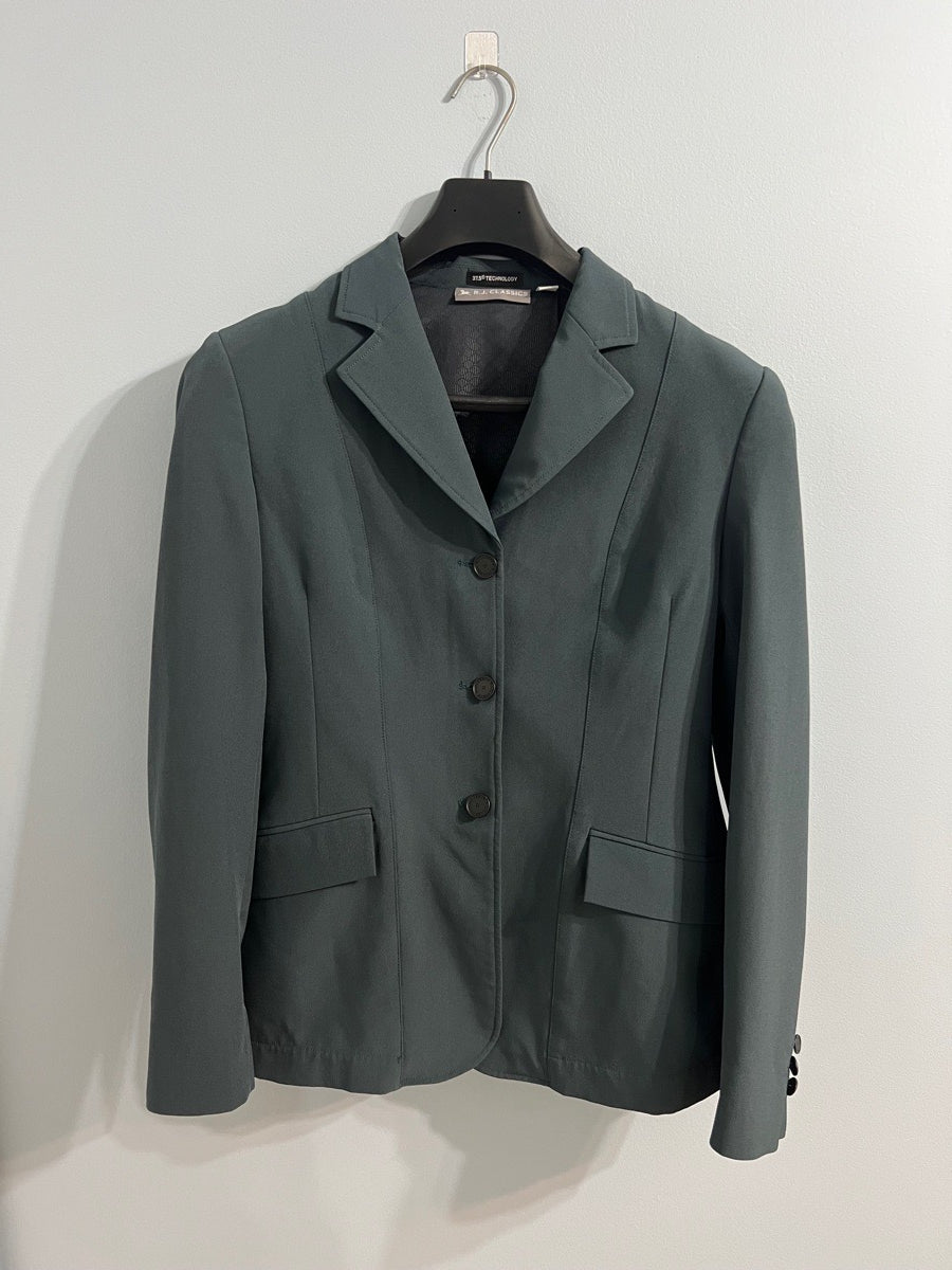 6R green RJ Classic grey label show coat