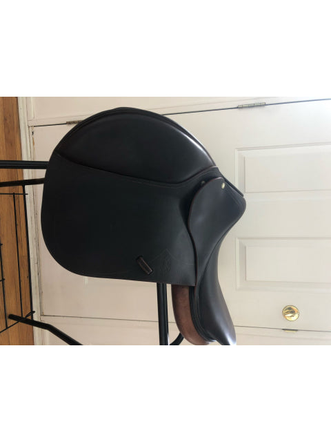 Devoucoux Biarittz Socoa 2014 17" Saddle