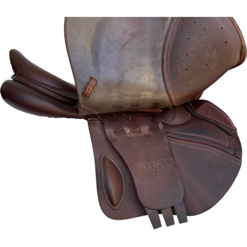 CWD Hunter/Jumper SE02 | 17" | 2C Flaps