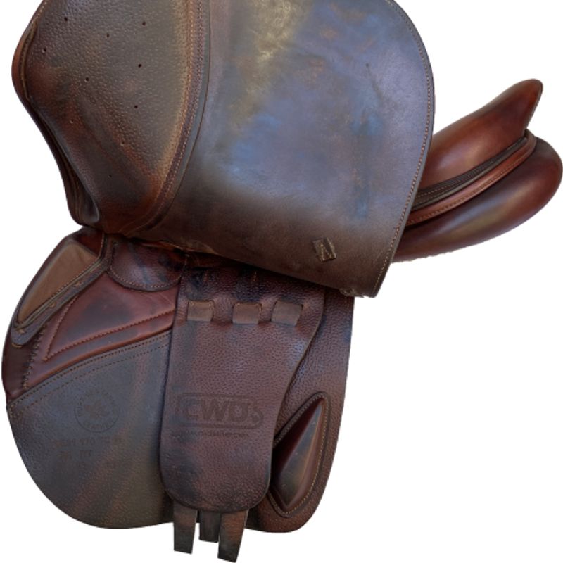 CWD Hunter/Jumper SE01 | 17" | 2L Flaps