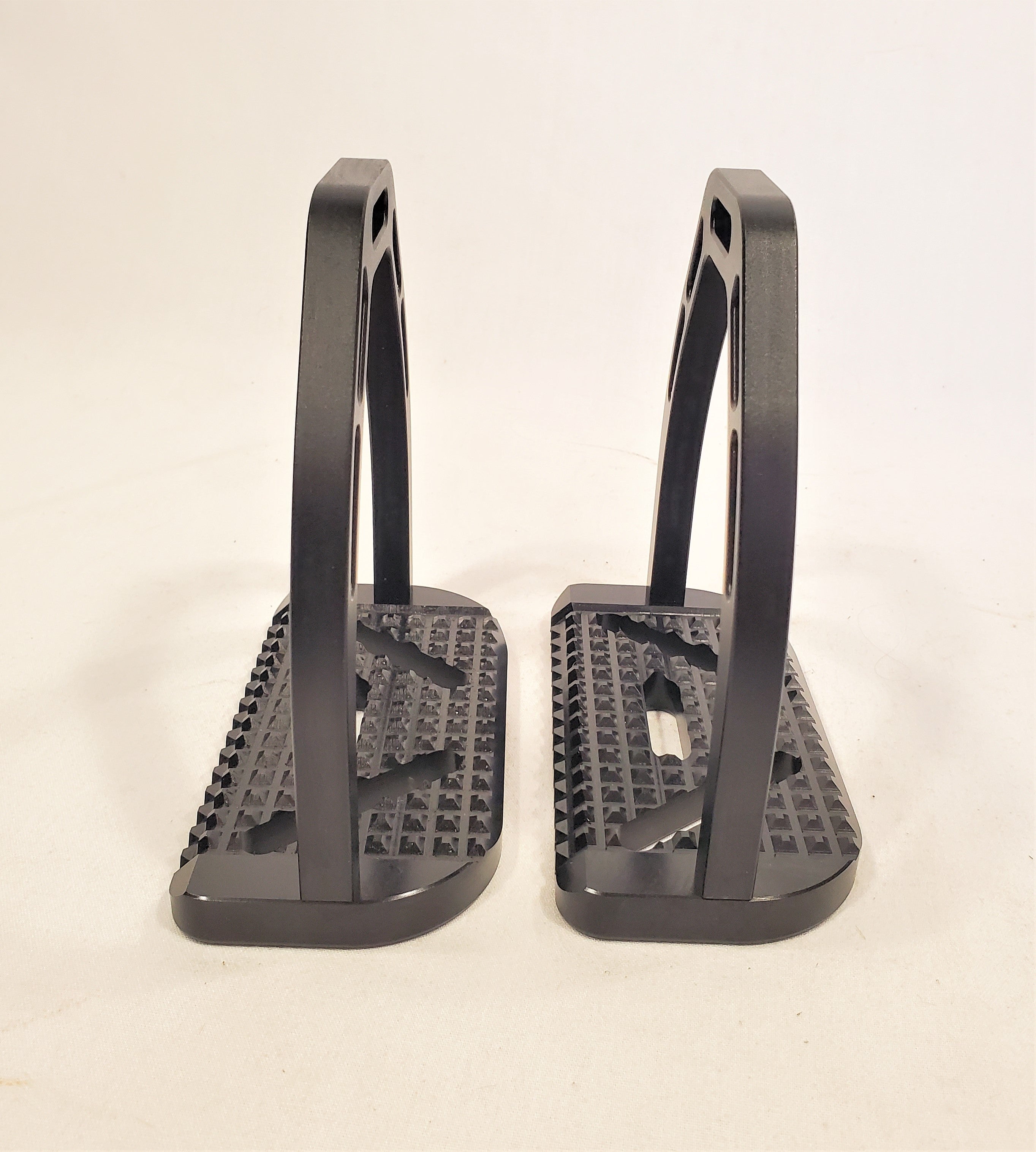 Lineage Stirrups - 4.75" - New!