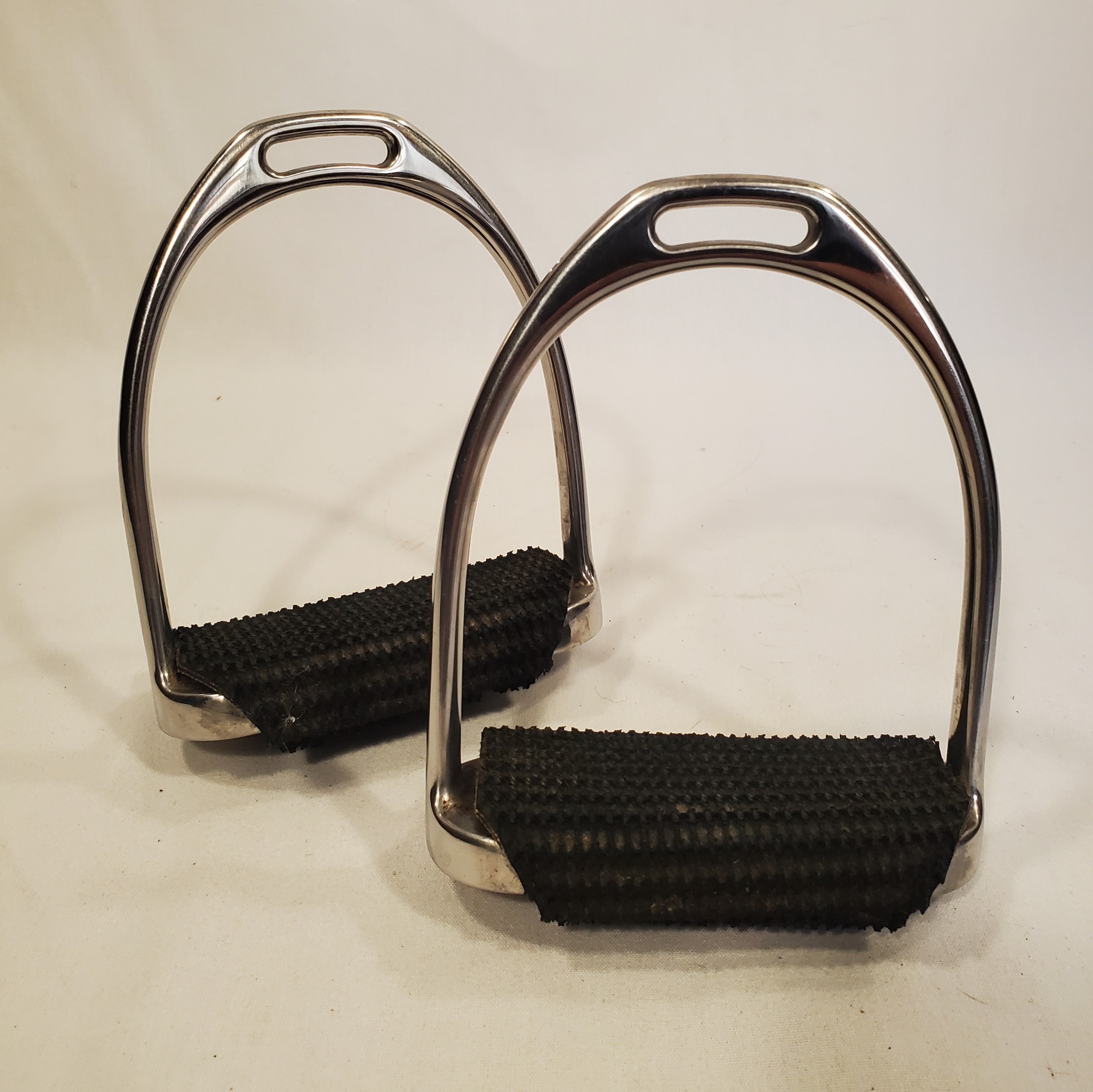 Fillis Stirrups with Comfort Pads - 4.5"