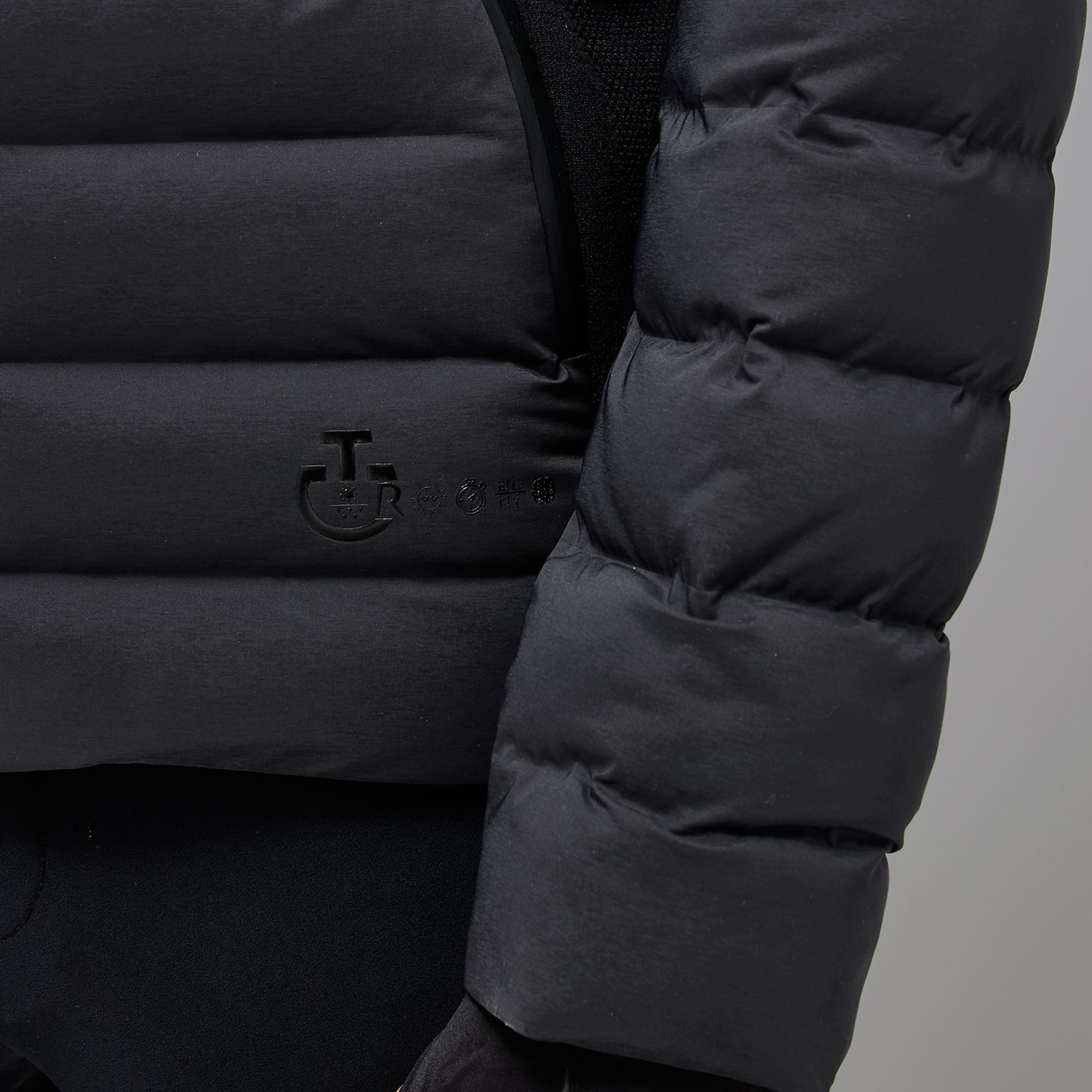 🌟 New - 50% OFF 🌟 Revo Hooded Nylon Puffer w/ Tech Knit Back