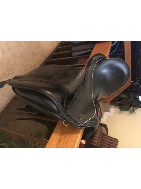 JRD Dressage Saddle 17.5”