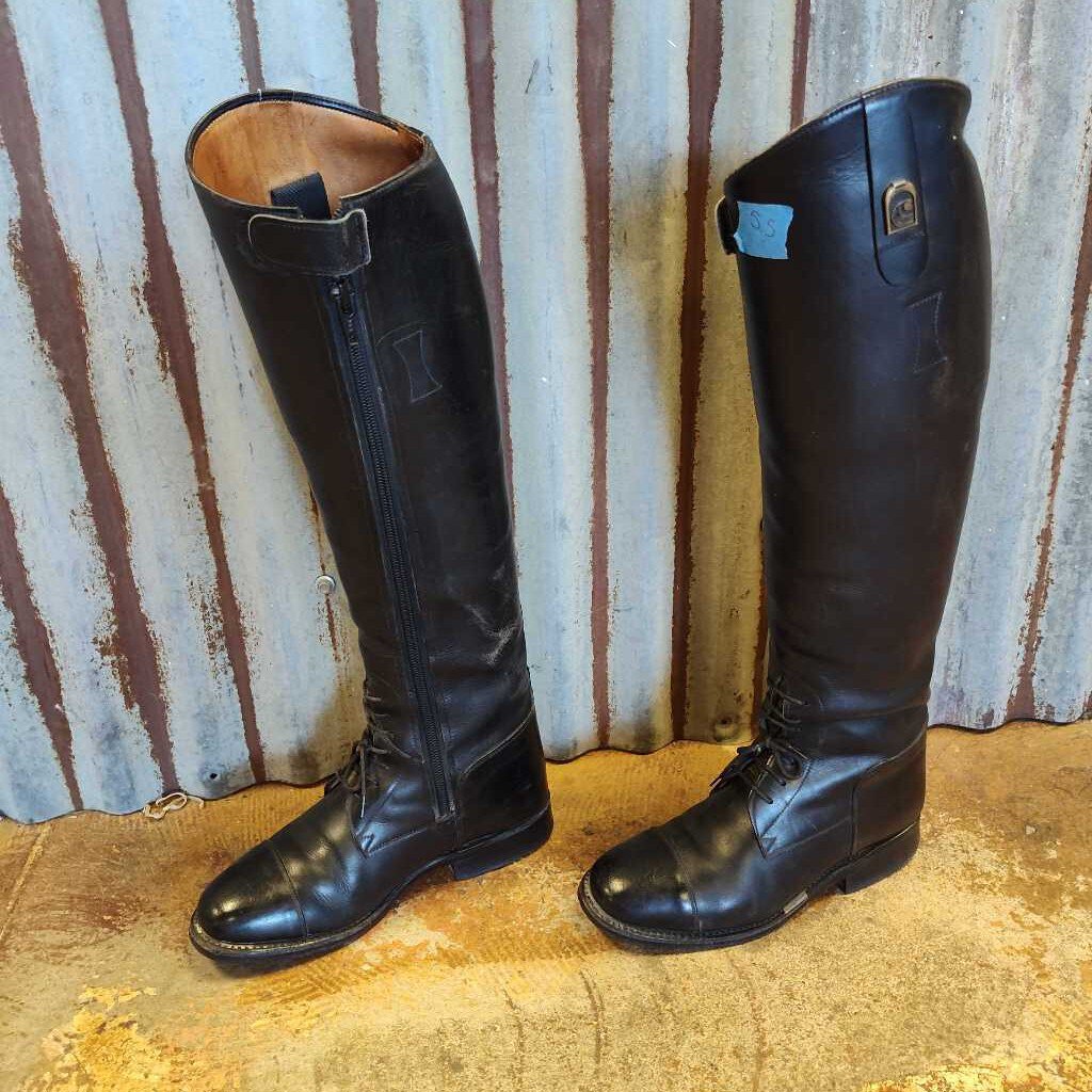 Zip up field boots