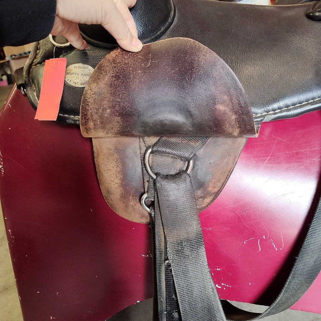 Treeless endurance / trail saddle