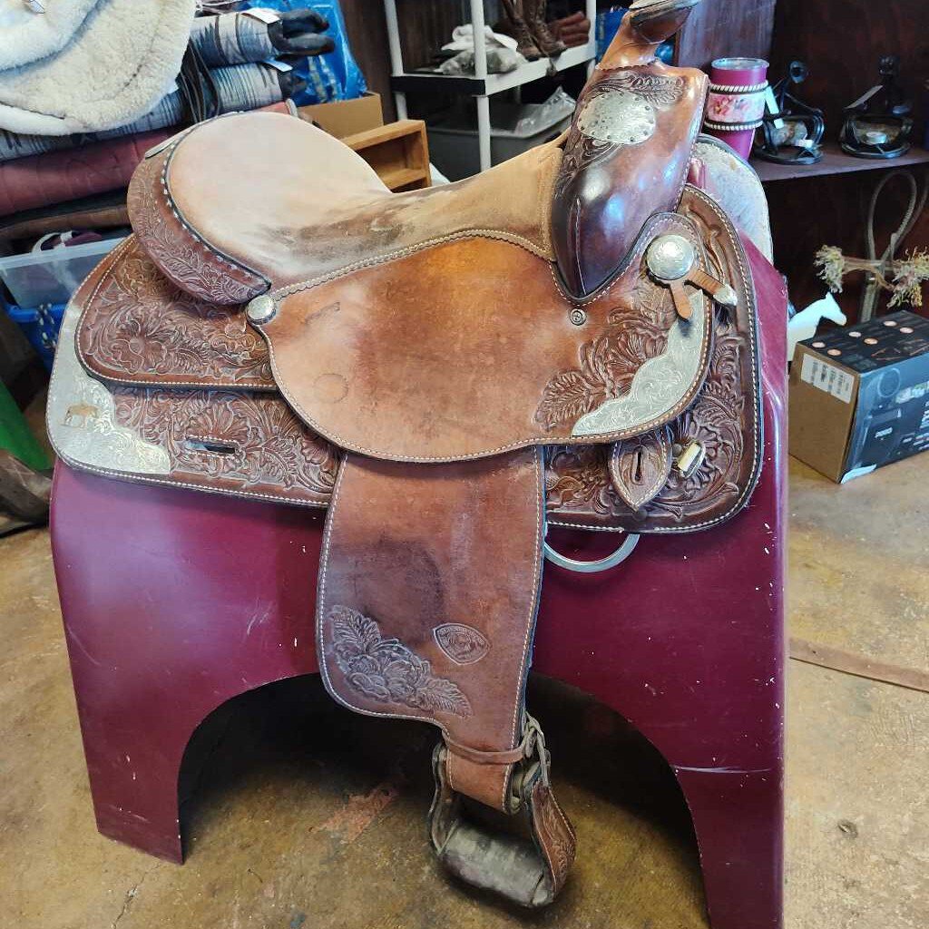 All around/ show saddle