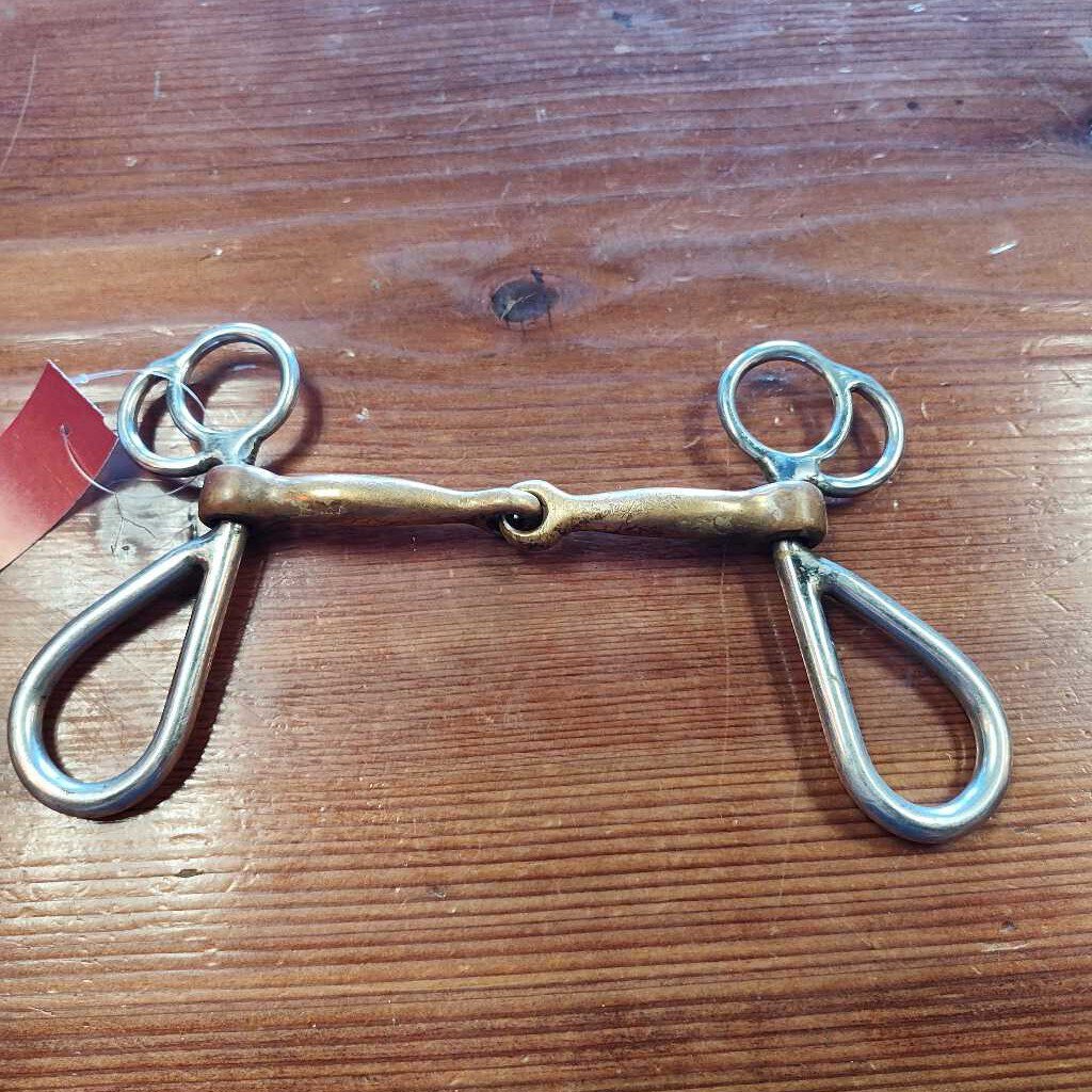 Short shank snaffle- tear drop