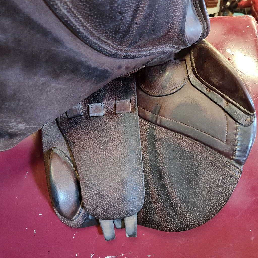 English saddle