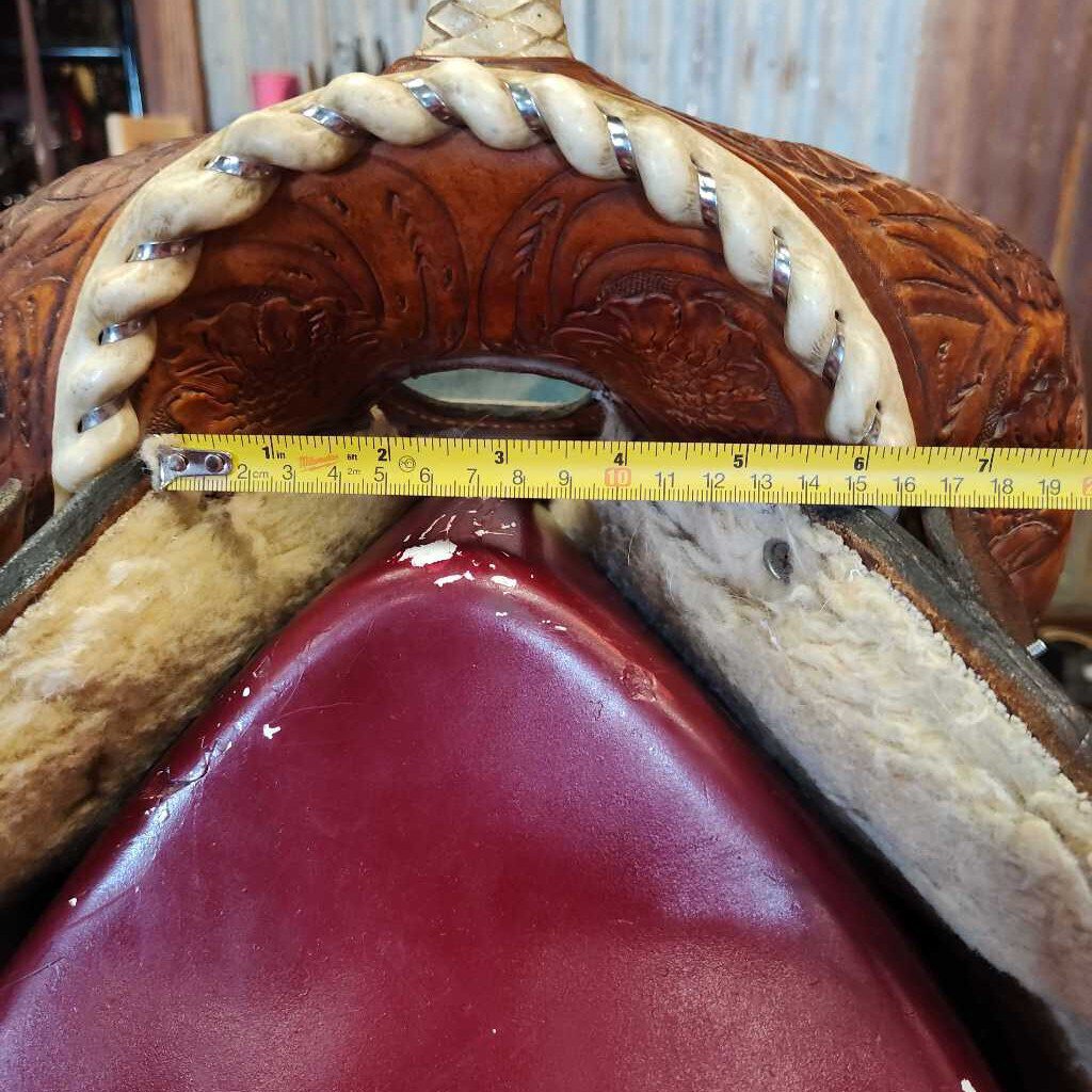 Youth barrel saddle