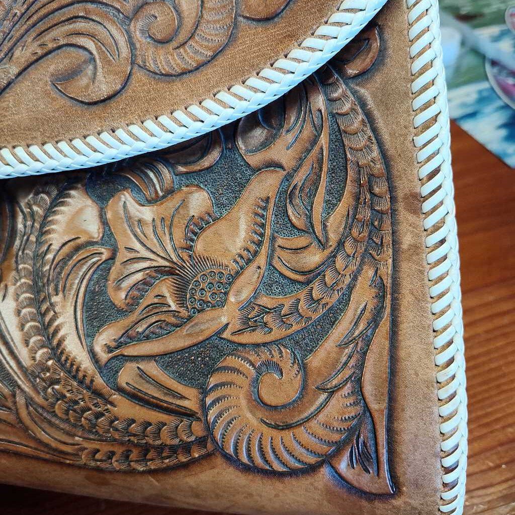 leather purse/ hand bag