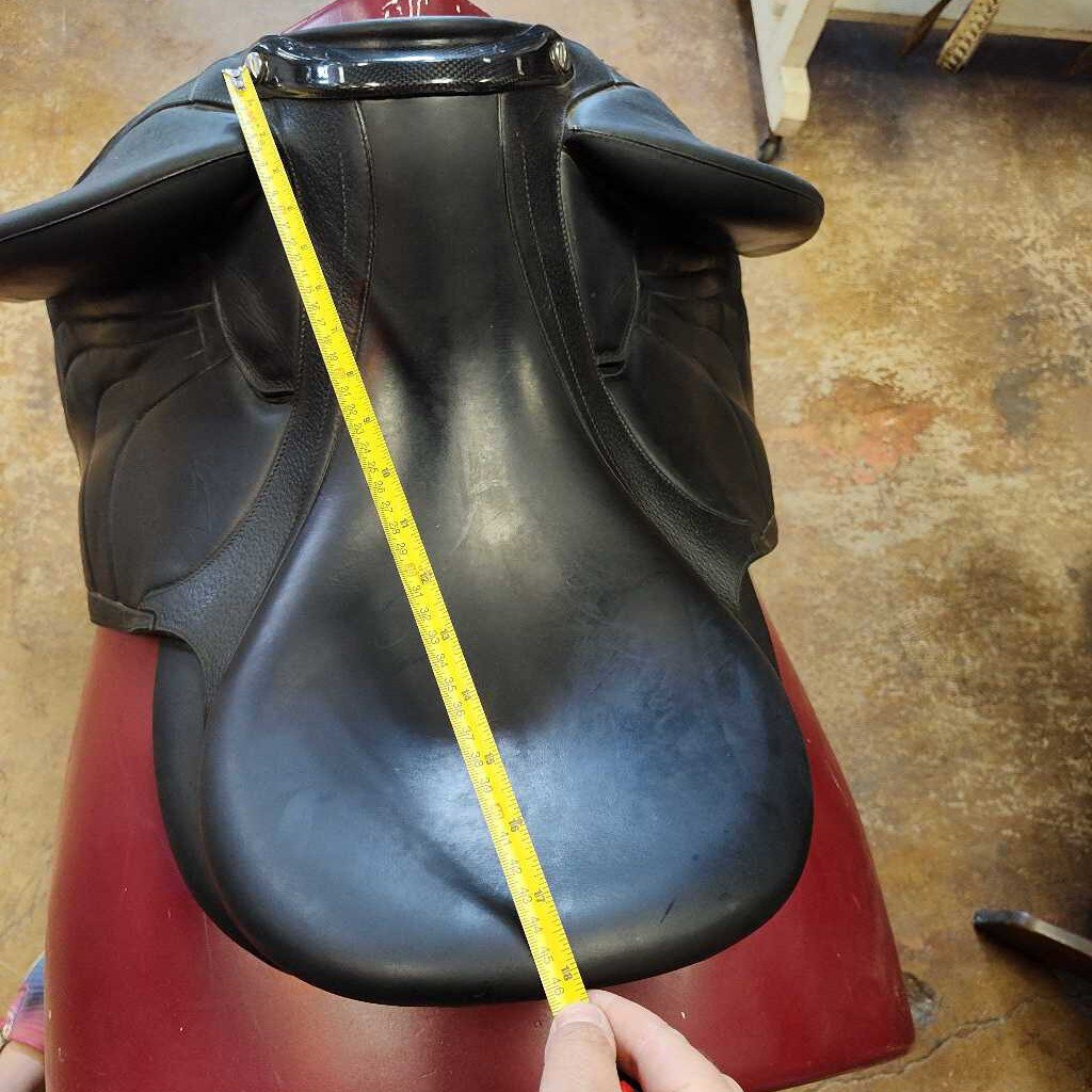 Monoflap Dressage saddle