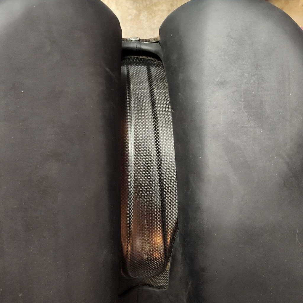 Monoflap Dressage saddle