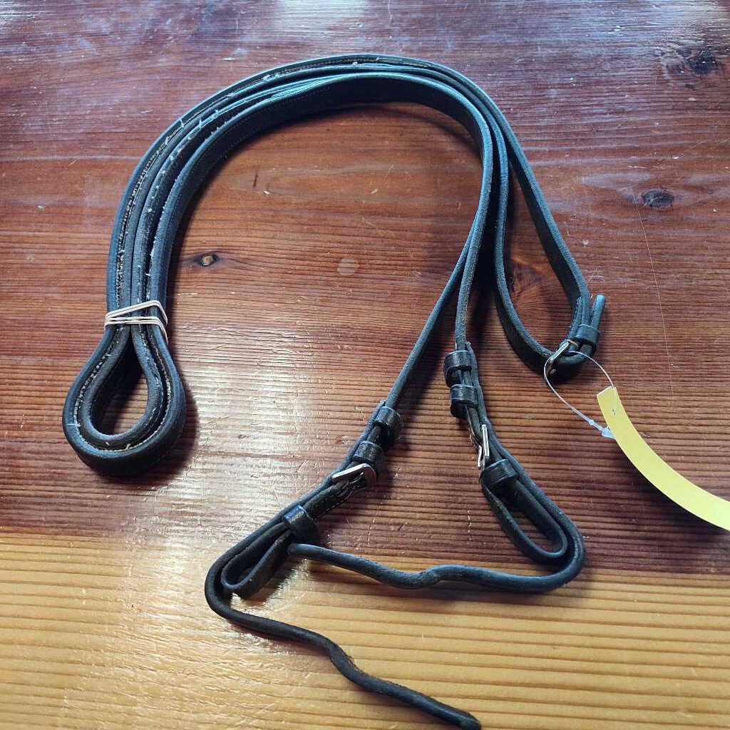 Leather and rubber english reins