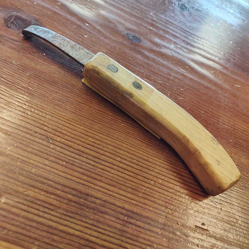 Hoof knife