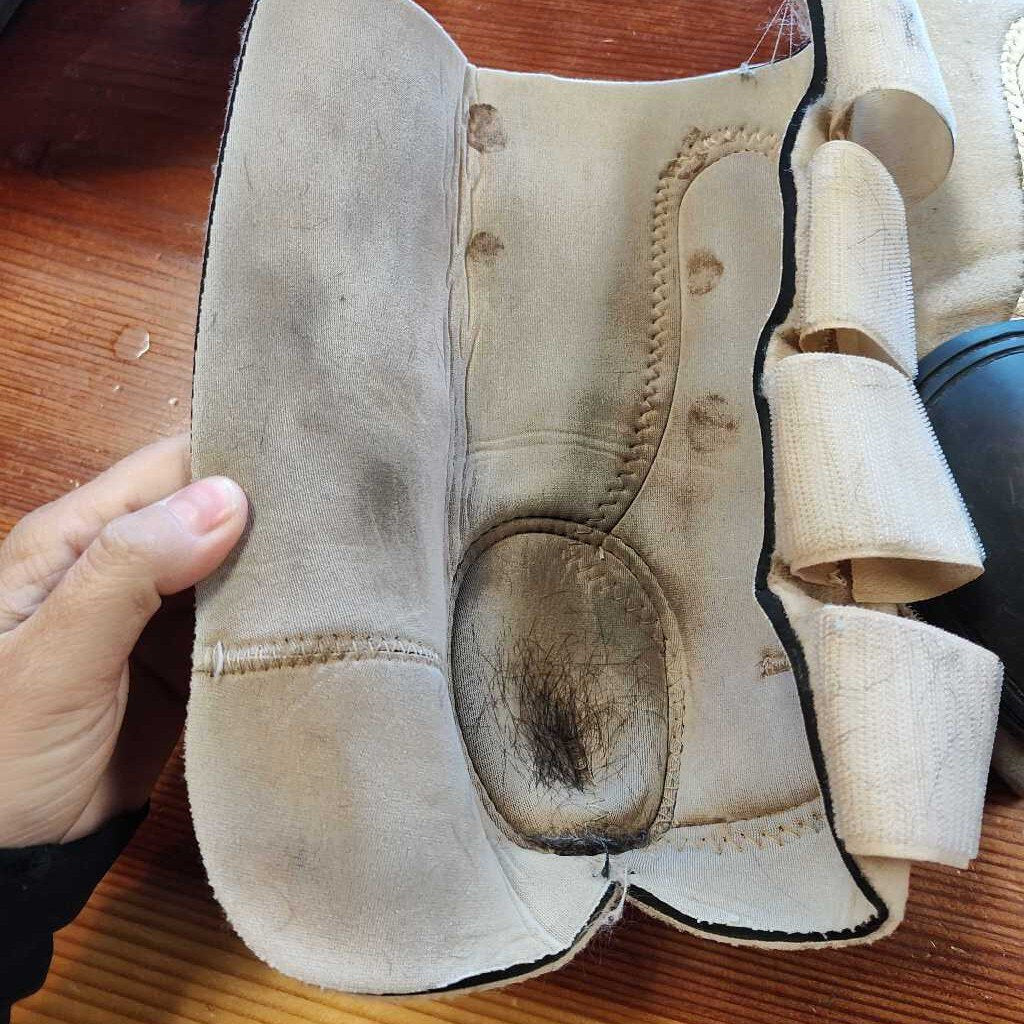Rear skid boots