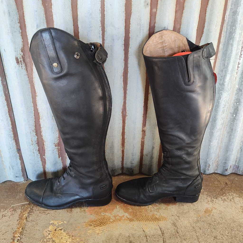 Field boots