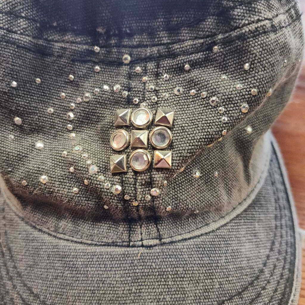 Cap with bling