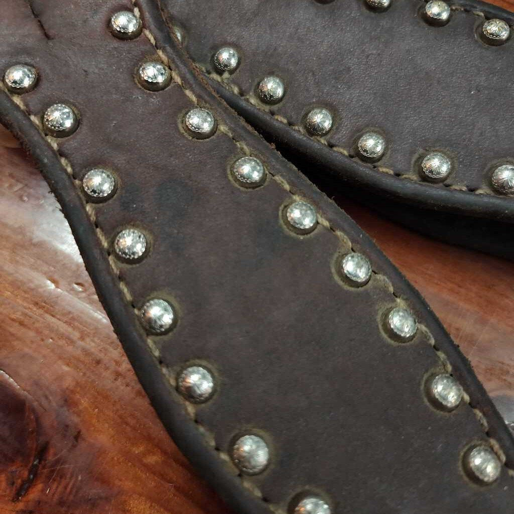 Leather with dots slobber straps