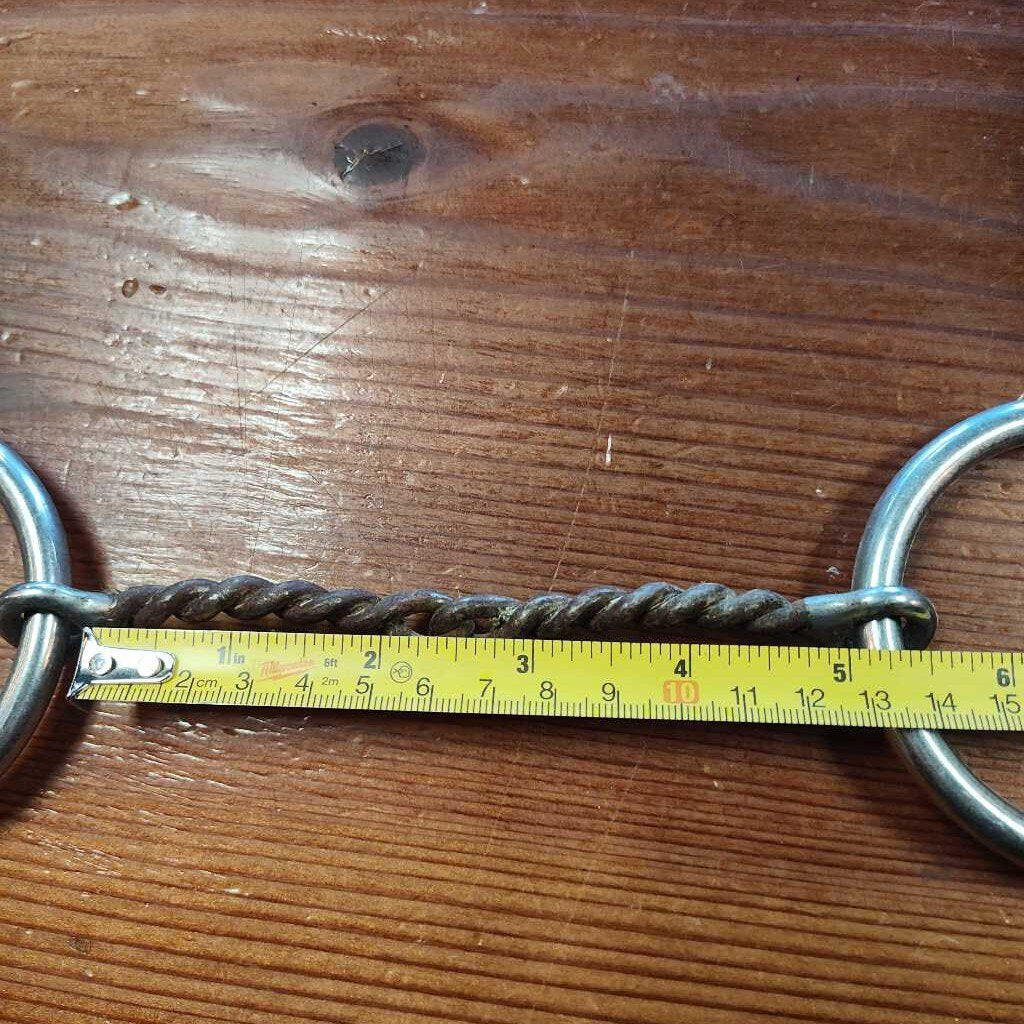 Loose ring twisted snaffle