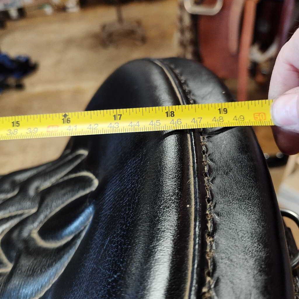 Beautiful endurance saddle