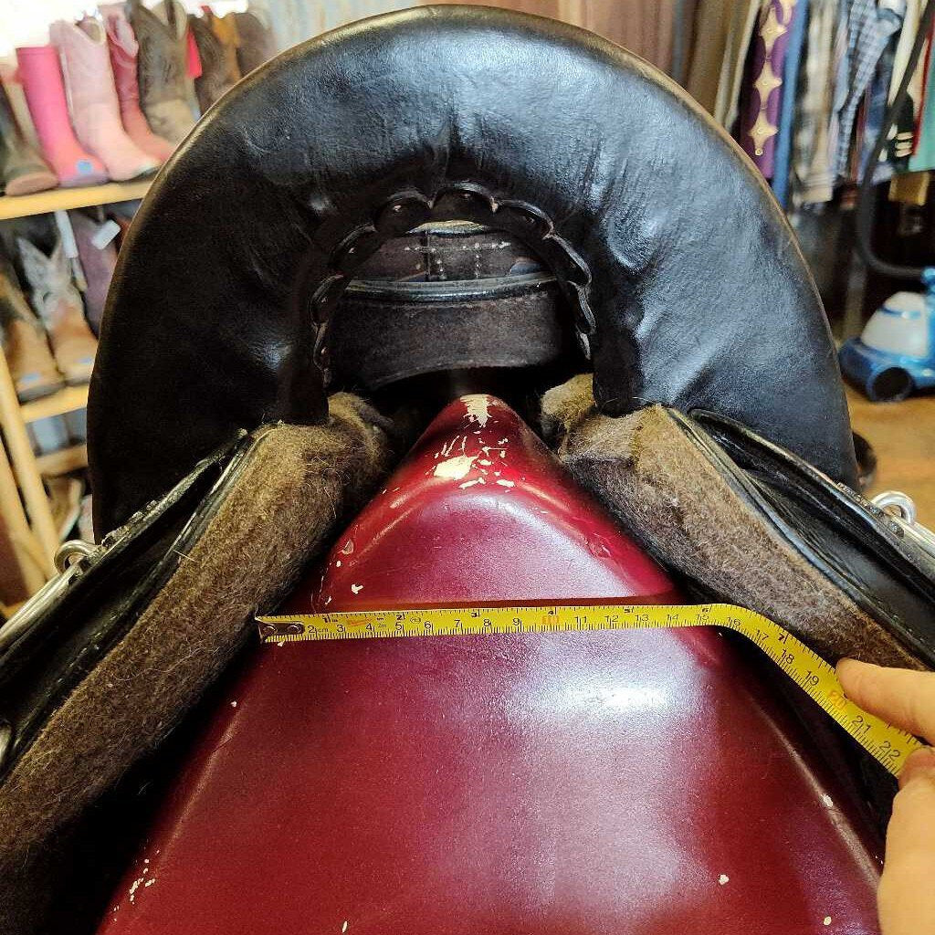 Beautiful endurance saddle
