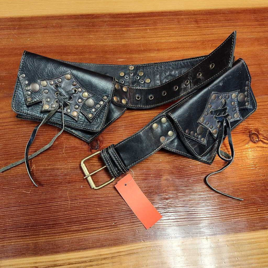 Cool vintage style shooter belt