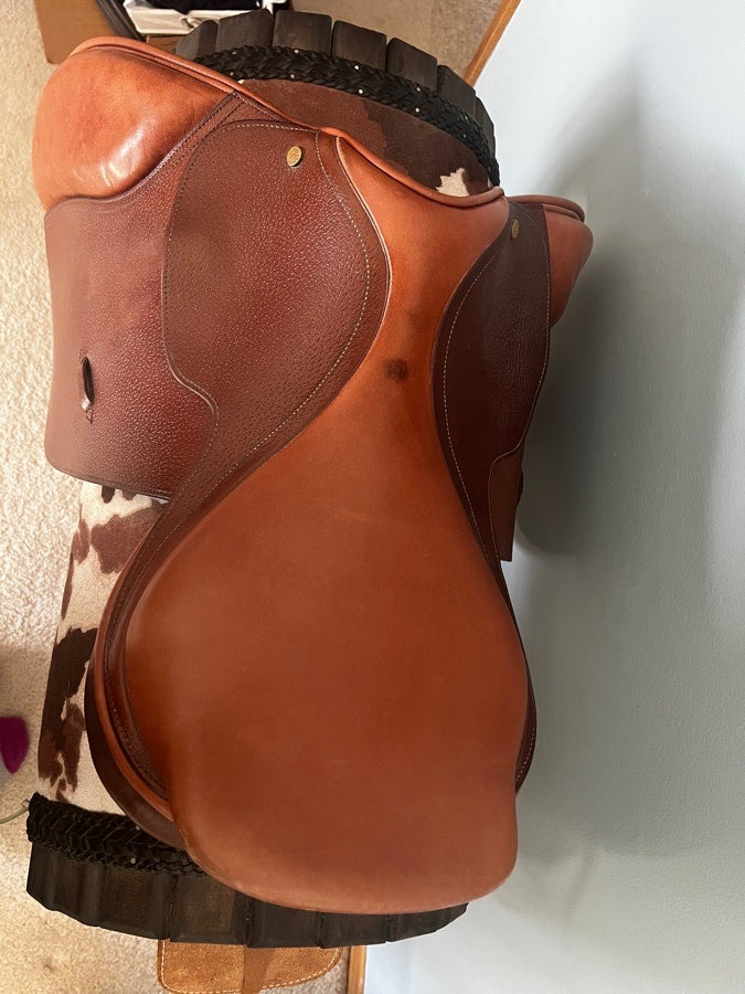 DOVER SADDLERY Dover Saddle - 17” - Made in England - Close Contact - (3)