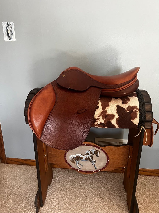 DOVER SADDLERY Dover Saddle - 17” - Made in England - Close Contact - (2)