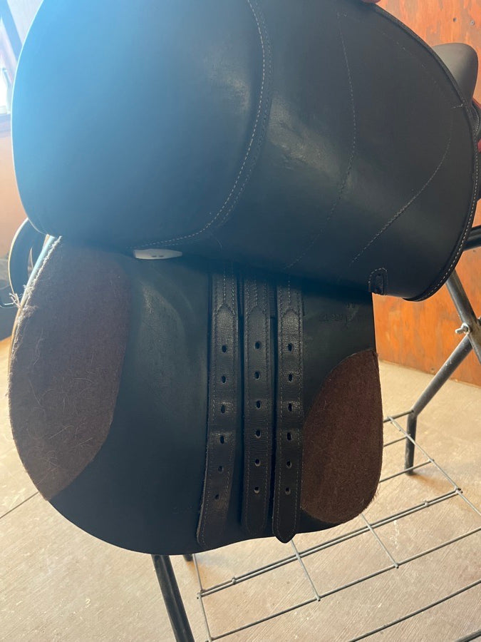 17” Henri De Rivel Jump Saddle