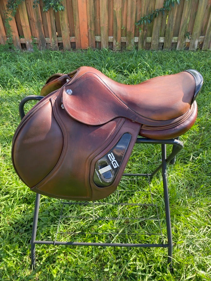 CWD 17.5” CWD SE17 2G S2 4C full calf jump saddle (2)