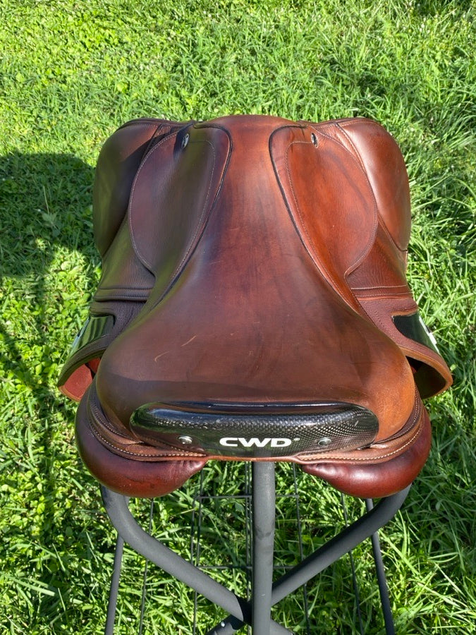 CWD 17.5” CWD SE17 2G S2 4C full calf jump saddle (3)