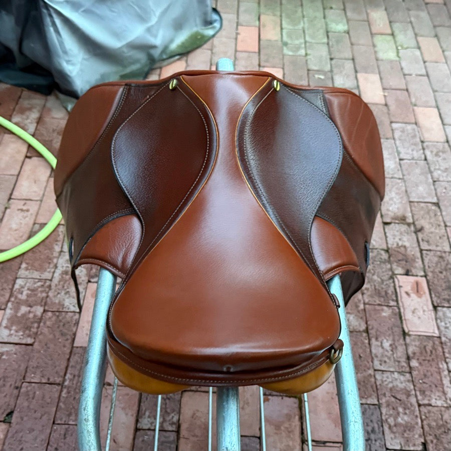 HDR - HENRI DE RIVEL 17" HDR Advantage Saddle - Rare, Higher-Quality Model w/ Leathers, Irons, & Pad (2)