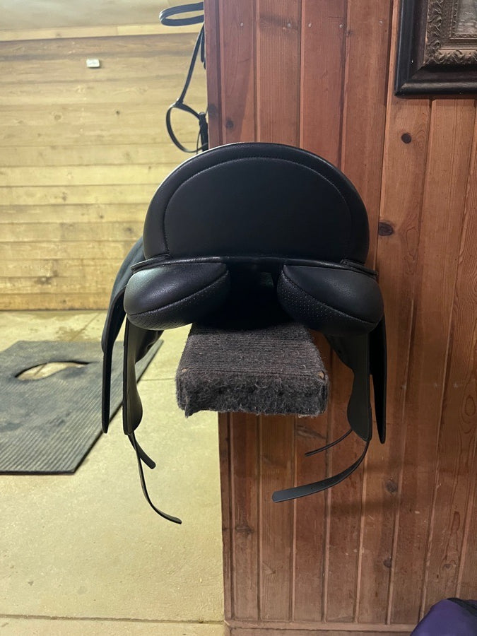 Wintec 500 Dressage 17.5”