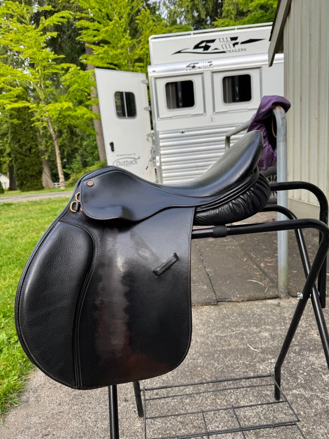 COLLEGIATE Collegiate AP Saddle 17” (2)