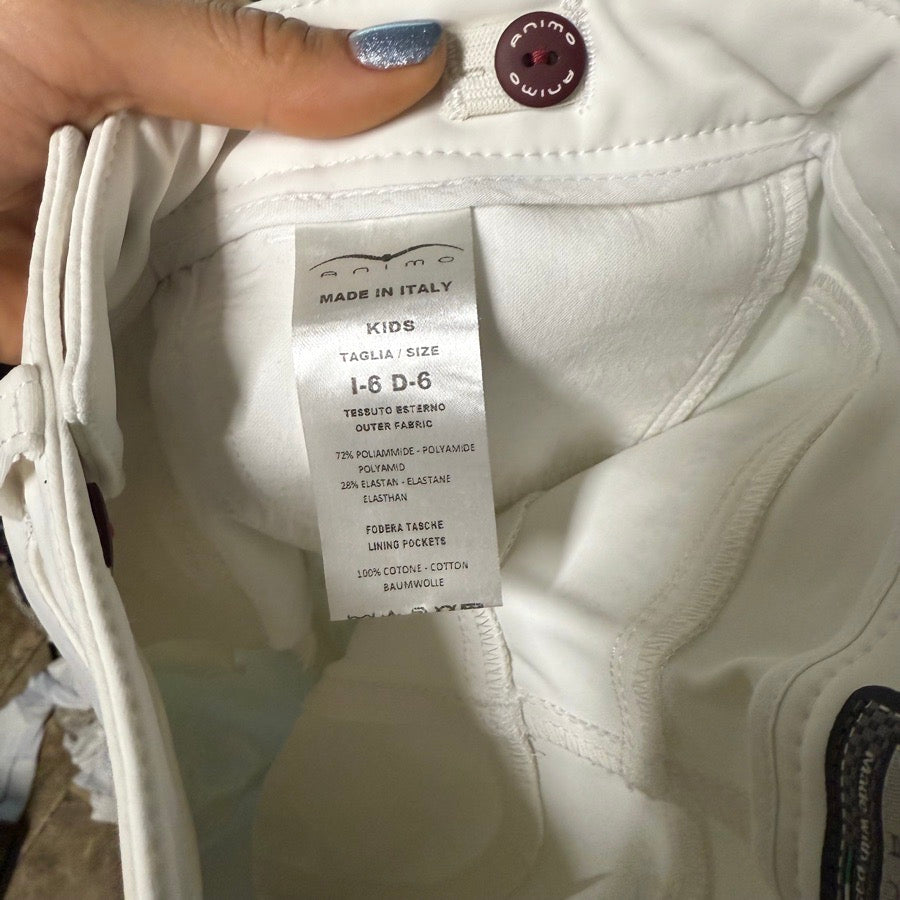 Girl’s Size 6 White Animo Knee Patch Horseback Riding Breeches. Good Condition.