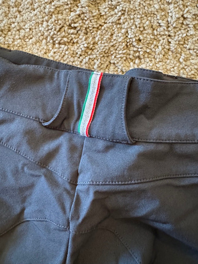 For horse youth 16 breeches grey