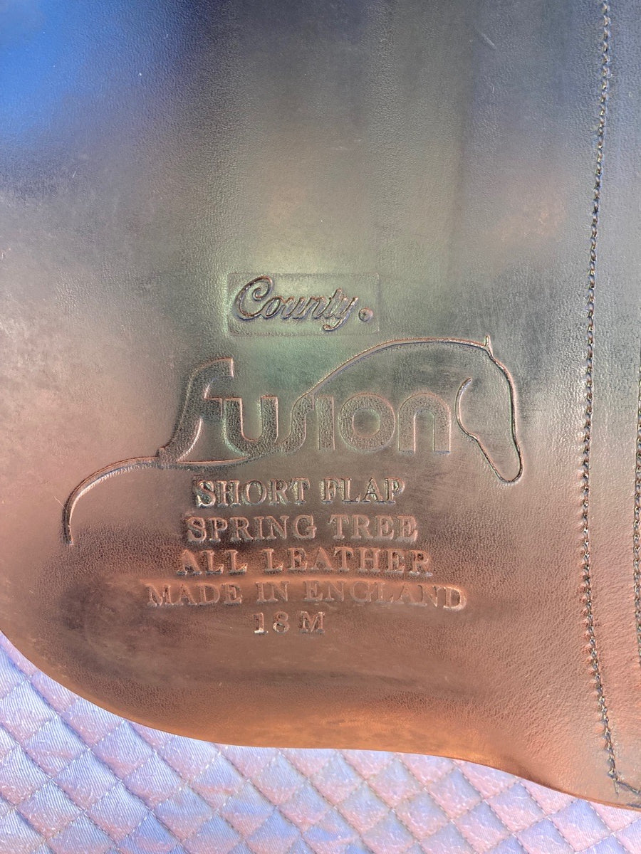 COUNTY 18 M County Fusion Dressage Saddle (2)