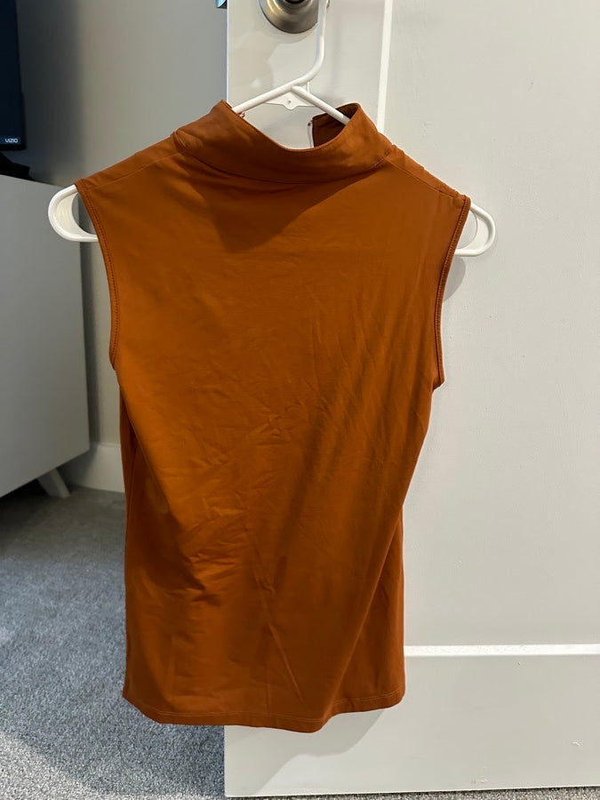 THE TAILORED SPORTSMAN Tailored Sportsman sleeveless top (3)