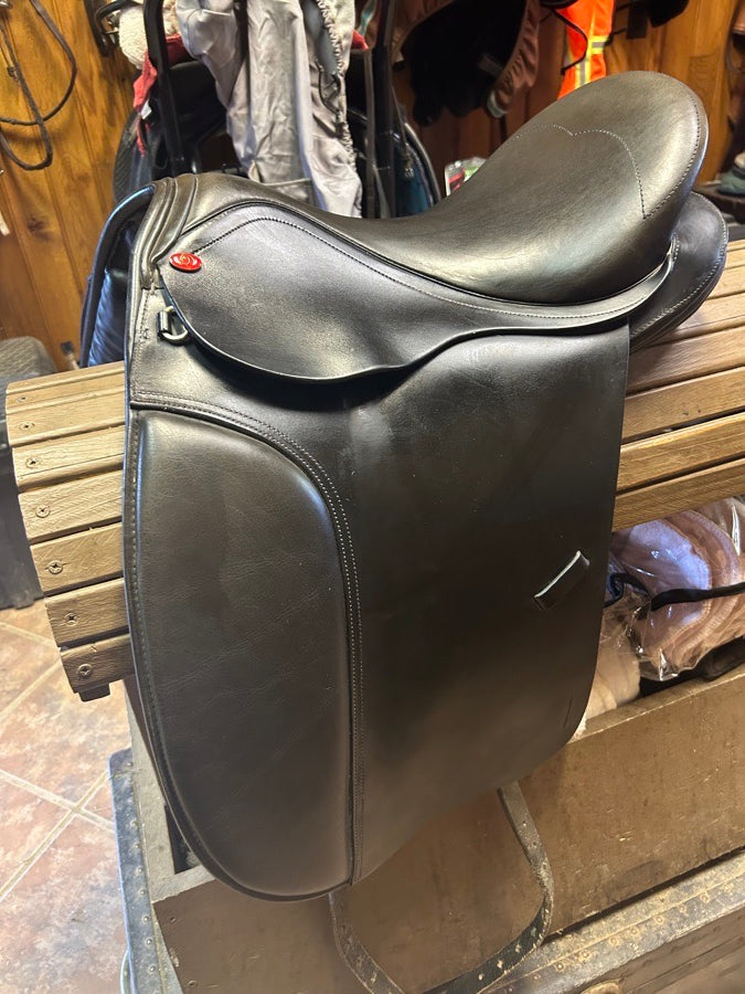 Other Duett Tango Dressage Saddle. 36cm with 17 inch seat. (3)