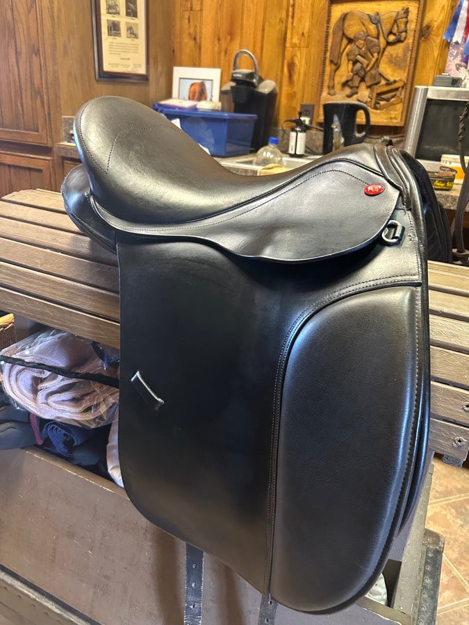 Other Duett Tango Dressage Saddle. 36cm with 17 inch seat.