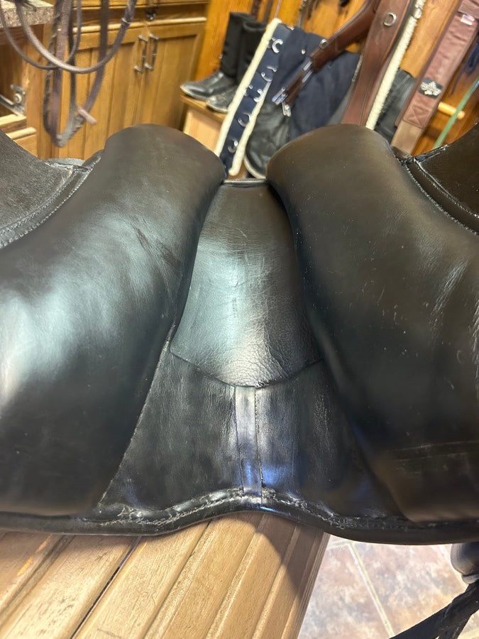 Other Duett Tango Dressage Saddle. 36cm with 17 inch seat. (5)