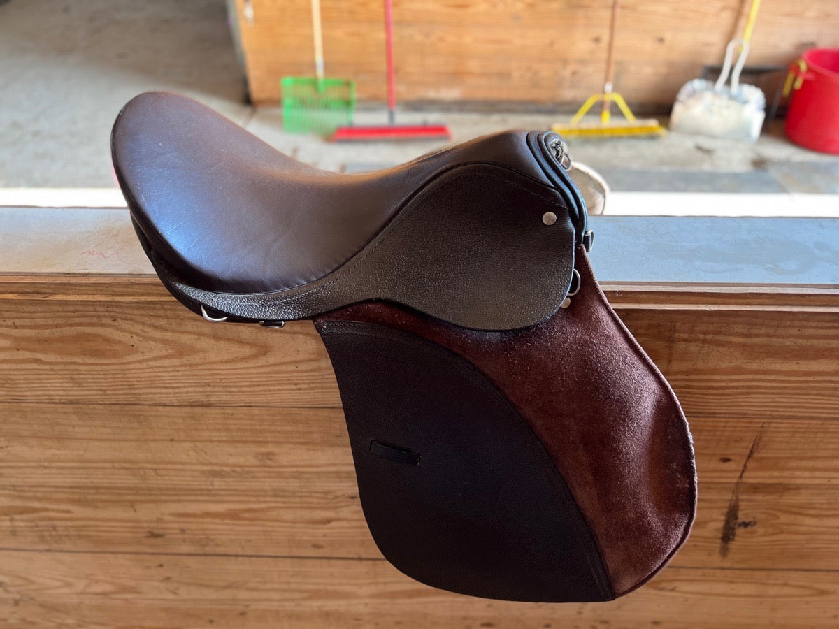 FOXWOOD MFG 17" Foxwood Platoon Saddle New (2)