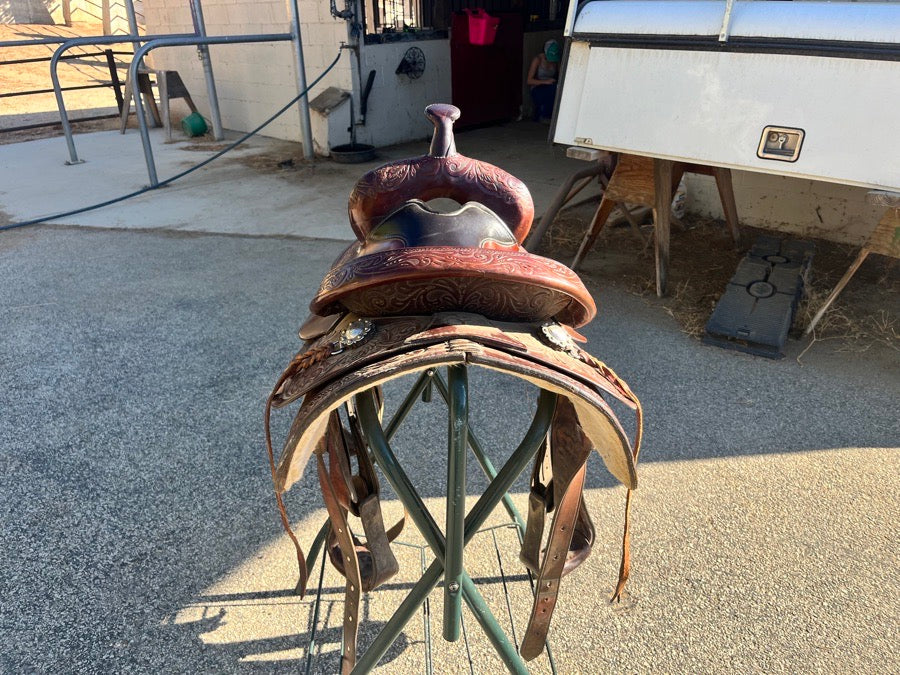 CIRCLE Y 15” circle Y trail saddle (4)