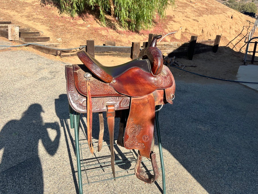 CIRCLE Y 15” circle Y trail saddle