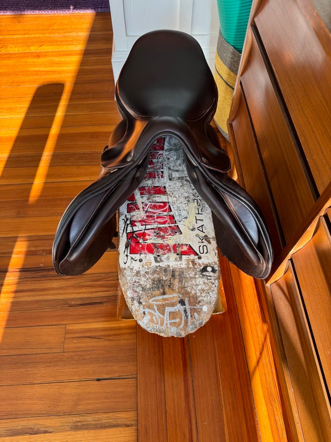 18” 2013 Voltaire Palm Beach Jump Saddle - Full Buffalo