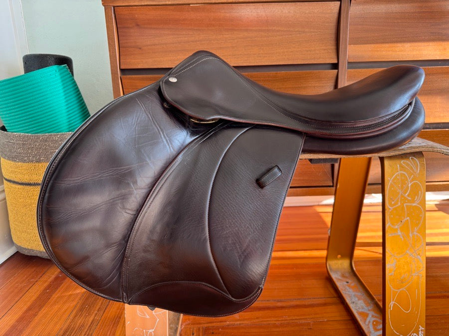 18” 2013 Voltaire Palm Beach Jump Saddle - Full Buffalo