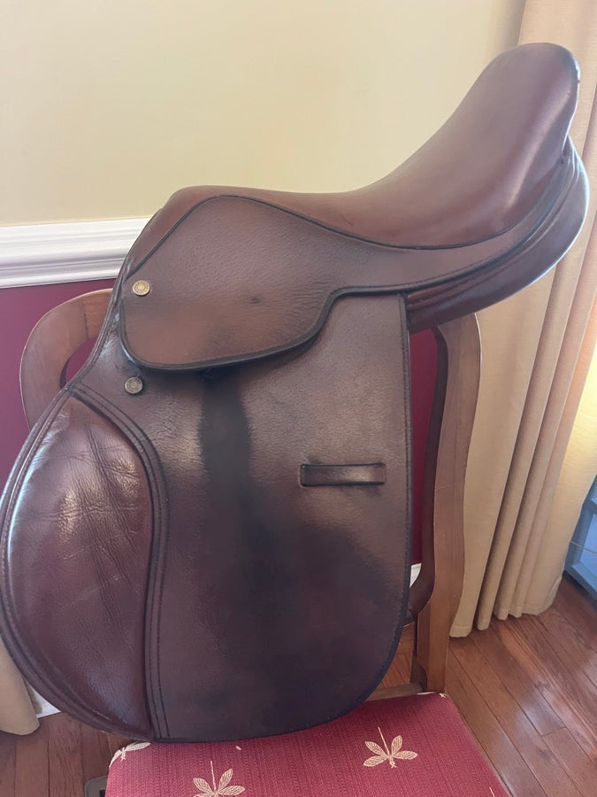 Lancers qualify saddle, seat size