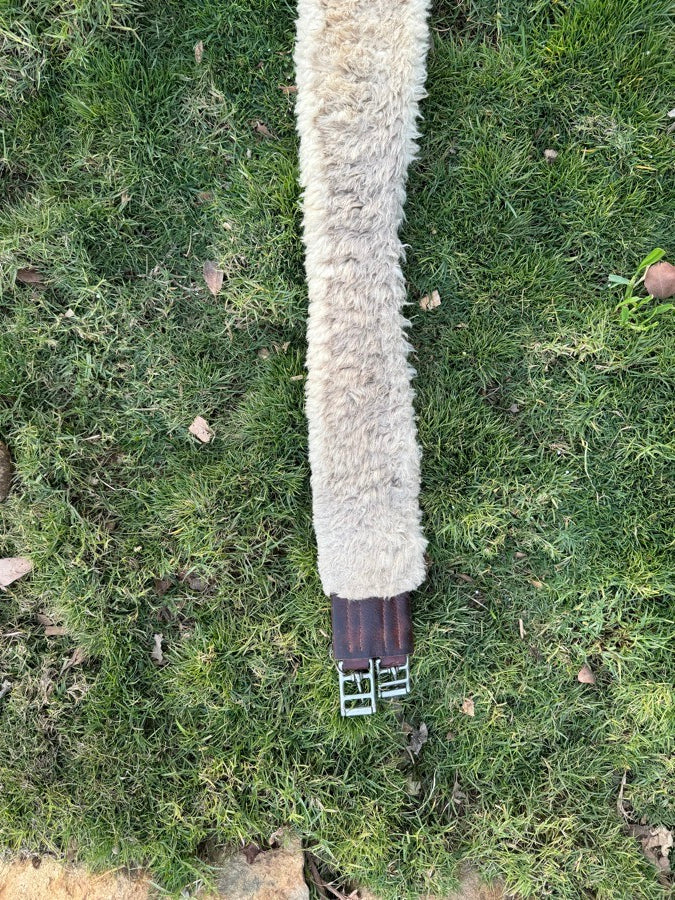 EDGEWOOD Edgewood sheepskin girth (6)