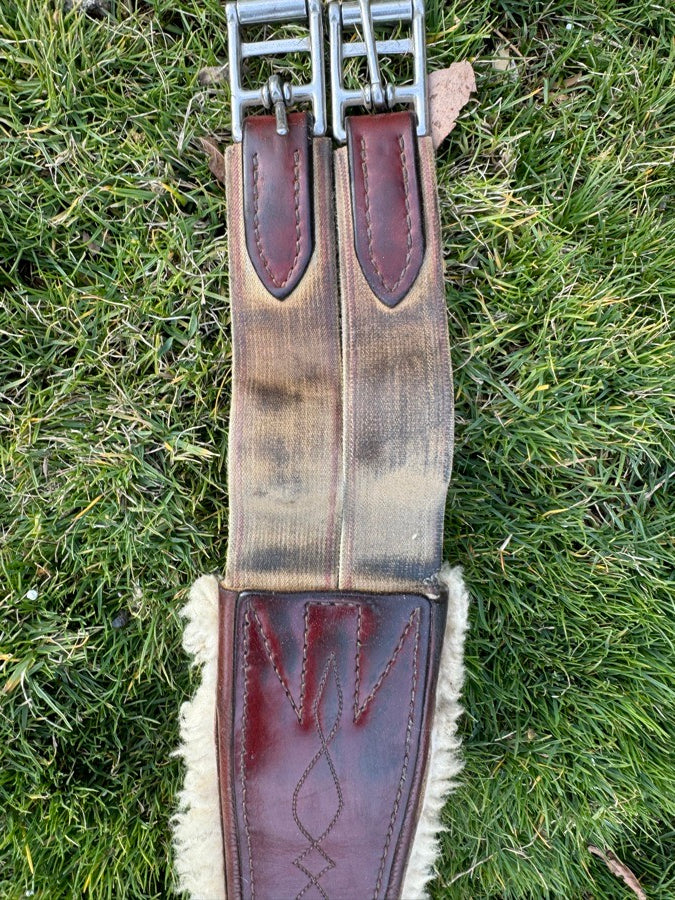EDGEWOOD Edgewood sheepskin girth (4)